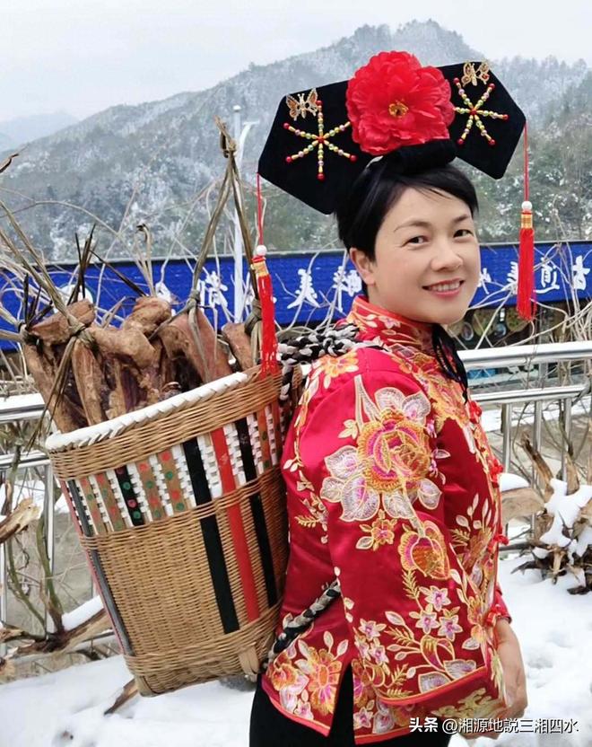 匠心守古韵 腊肉飘香筑新篇不朽情缘网站夏金珍：茶女(图3)
