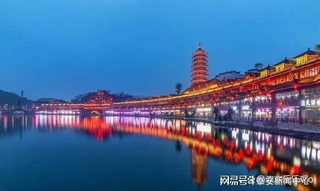 千镇千面”——解码人造古镇的重生密码不朽情缘游戏入口从“千镇一面”到“(图8)